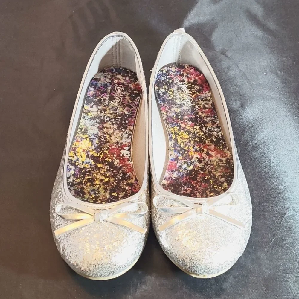 BRAND NEW FADE GLORY YOUTH GIRLS BALLET SILVER CASUAL DAZZLE FLATS